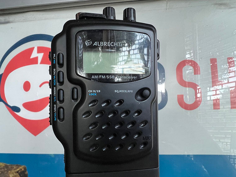 Handheld CB radio